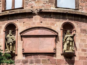 Schloss Heidelberg, Inschrift am dicken Turm