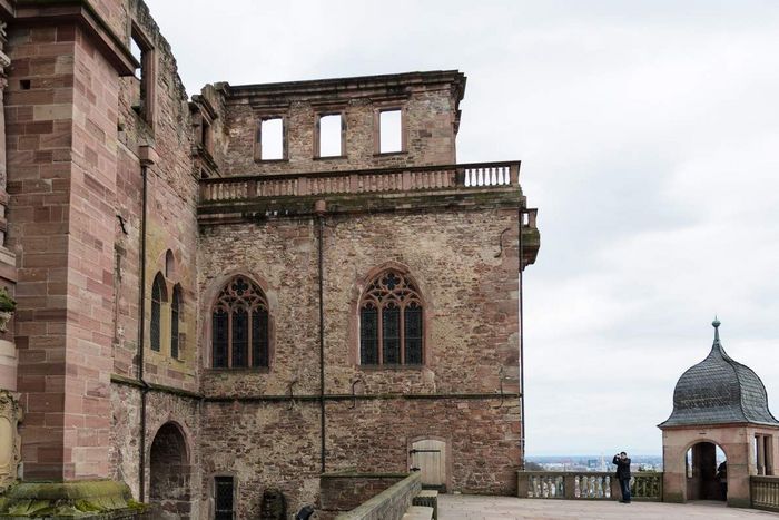 Vue du bâtiment du tonneau du château de Heidelberg 