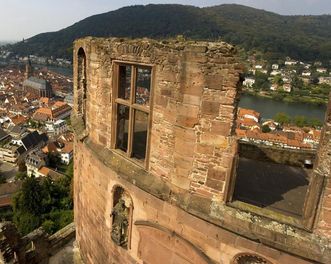 Ansicht des Dicken Turms von Schloss Heidelberg