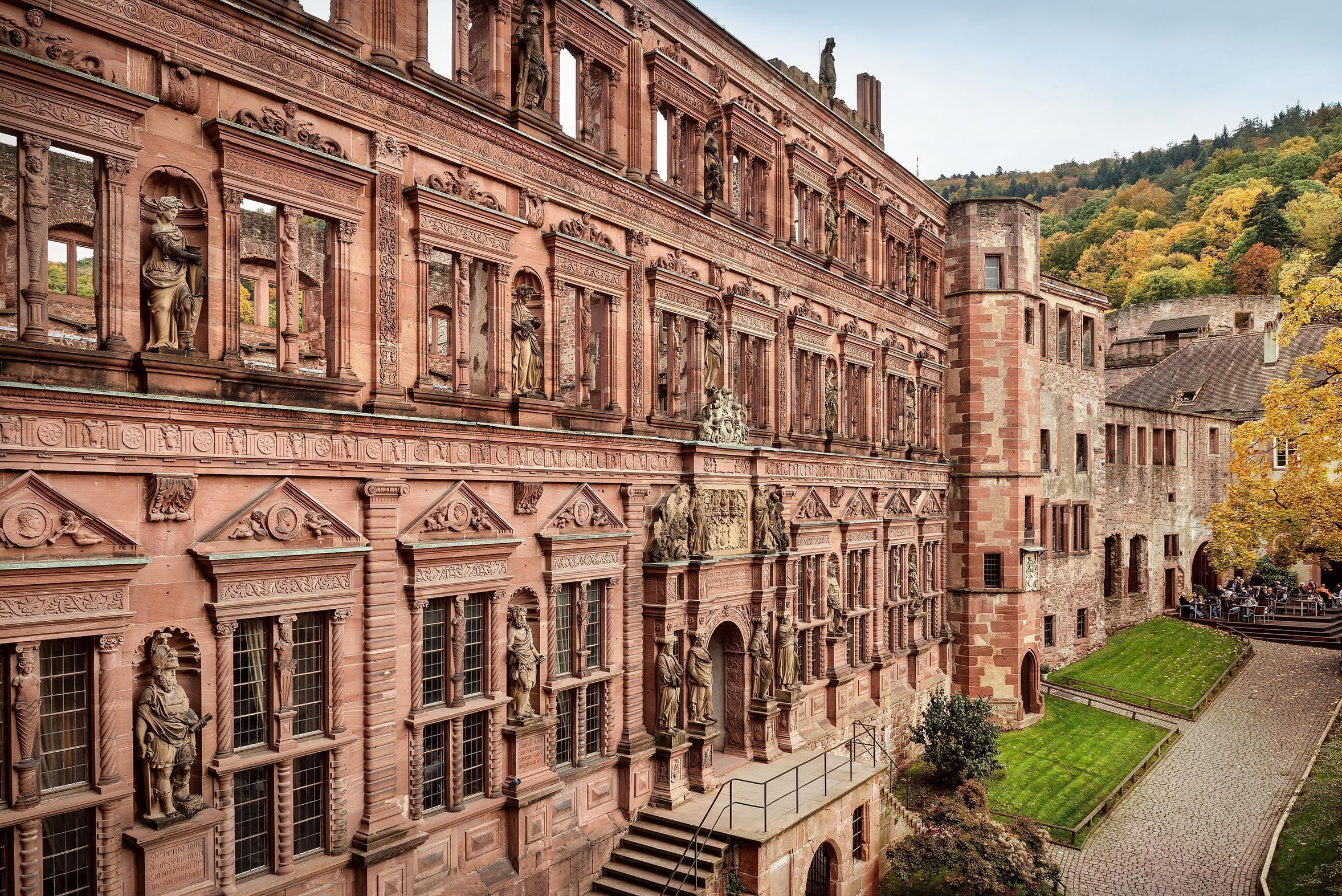 Vue de l’aile Ottheinrich du château de Heidelberg 