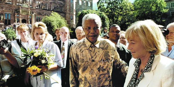 Nelson Mandela im Schlosshof
