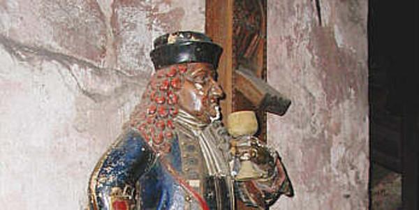 Statue des Zwergs Perkeo in Schloss Heidelberg