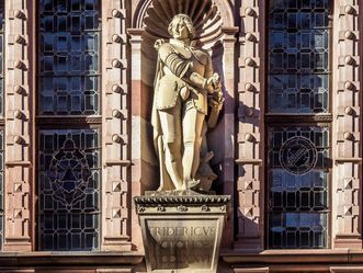 Schloss Heidelberg, Aussen, Statue von Friedrich I.