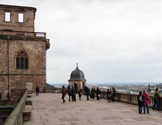 Großer Altan vor dem Friedrichsbau von Schloss Heidelberg