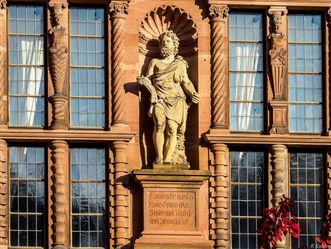 Schloss Heidelberg, Samson – Statue von der Fassade des Ottheinrichbaus