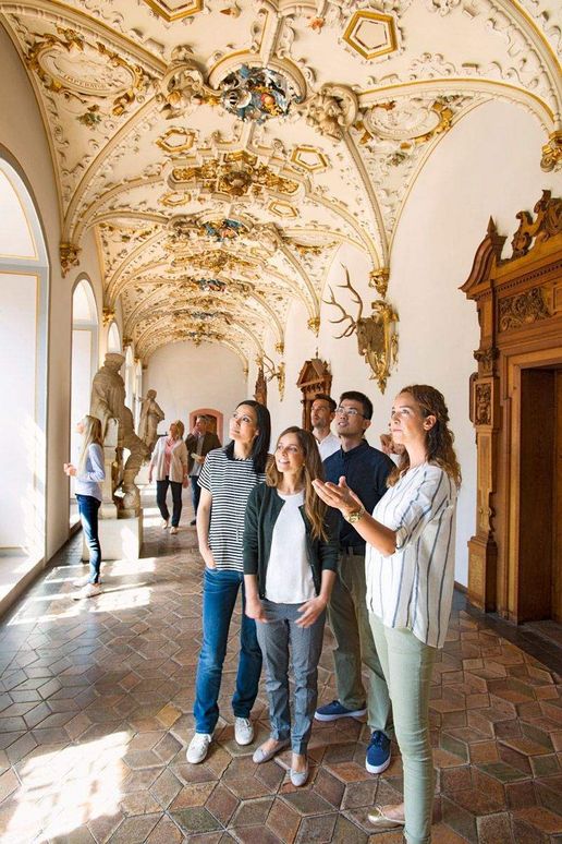 Heidelberg Palace, visitors in the palace, Visitors