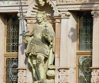 Statue of Prince-Elector Ruprecht III von der Pfalz (a German king) on the courtyard facade of the Friedrich’s Wing at Heidelberg Castle 