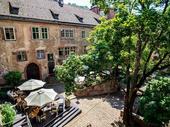 Schloss Heidelberg, Innenhof mit Schlossgastronomie