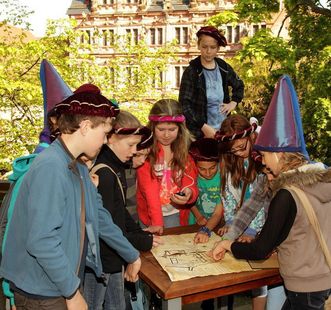 Kinder in Schloss Heidelberg